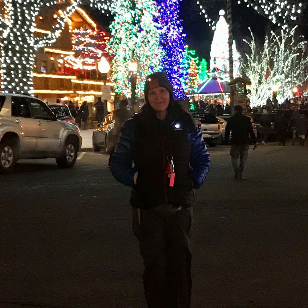 Meet your Posher, Claudia